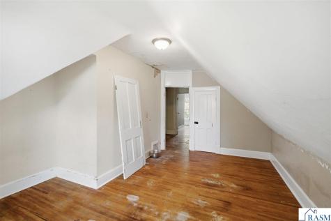 204 E 12th Street Blue Earth MN 56013