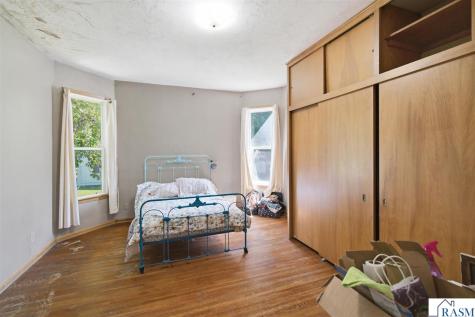 204 E 12th Street Blue Earth MN 56013