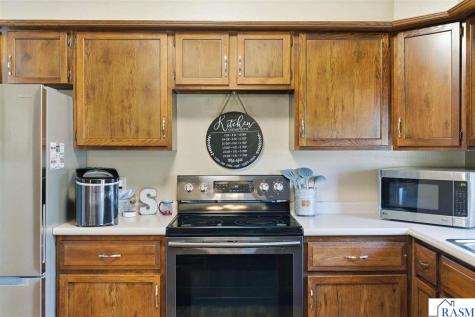 802 1st Street SW Madelia MN 56062