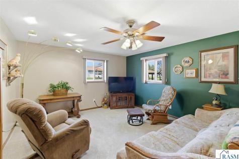 802 1st Street SW Madelia MN 56062
