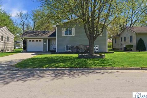 802 1st Street SW Madelia MN 56062