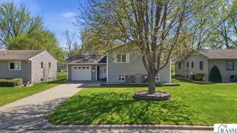 802 1st Street SW Madelia MN 56062