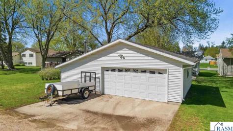 802 1st Street SW Madelia MN 56062