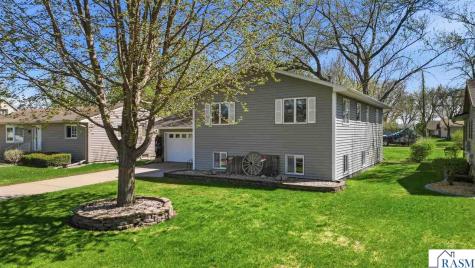 802 1st Street SW Madelia MN 56062