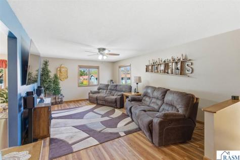 802 1st Street SW Madelia MN 56062