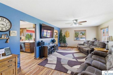 802 1st Street SW Madelia MN 56062