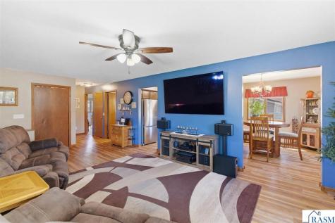 802 1st Street SW Madelia MN 56062