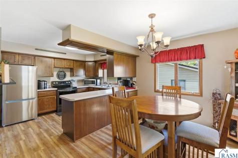 802 1st Street SW Madelia MN 56062