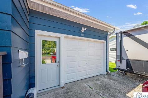 310 E 13th Street Blue Earth MN 56013