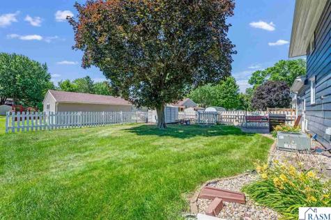 310 E 13th Street Blue Earth MN 56013