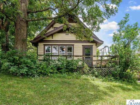 201 Hillcrest Drive Waterville MN 56096