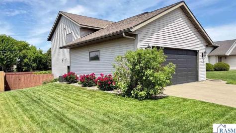 208 Maverick Drive Mankato MN 56001