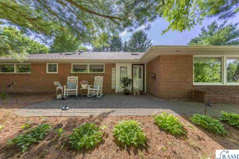 716 N 8th Street St. Peter MN 56082