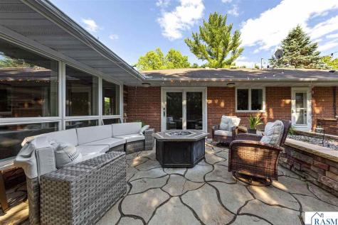 716 N 8th Street St. Peter MN 56082