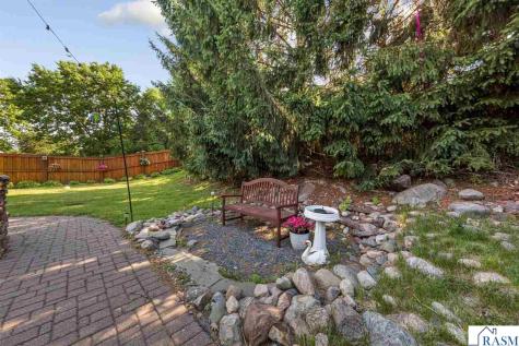 716 N 8th Street St. Peter MN 56082