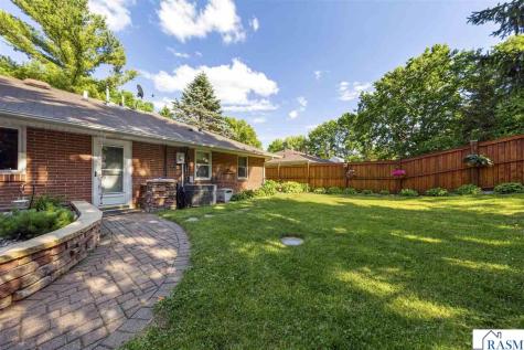 716 N 8th Street St. Peter MN 56082