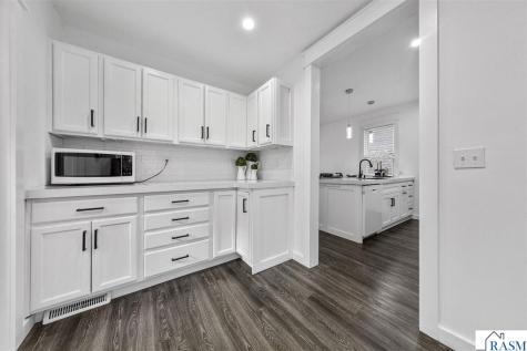 407 E Pleasant Street Mankato MN 56001