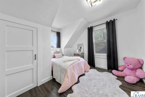 407 E Pleasant Street Mankato MN 56001