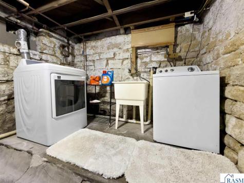 407 E Pleasant Street Mankato MN 56001