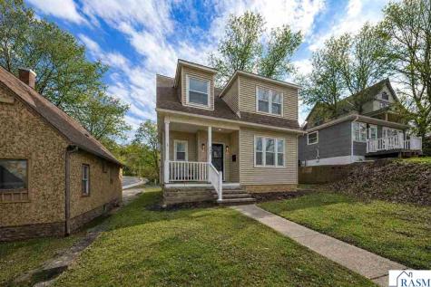 407 E Pleasant Street Mankato MN 56001