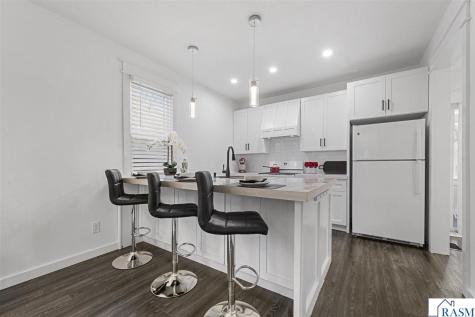 407 E Pleasant Street Mankato MN 56001
