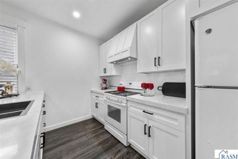 407 E Pleasant Street Mankato MN 56001