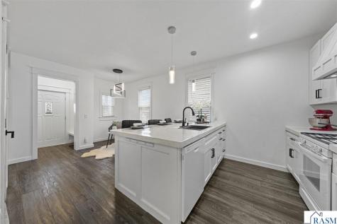 407 E Pleasant Street Mankato MN 56001