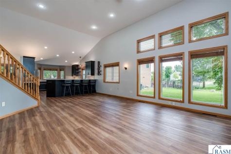 105 Jade Court Mankato MN 56001