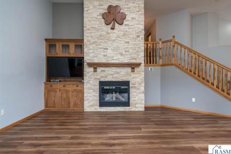 105 Jade Court Mankato MN 56001
