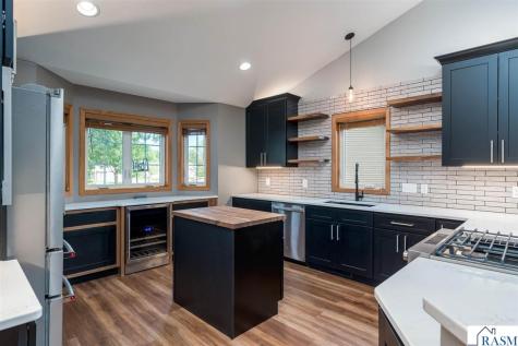 105 Jade Court Mankato MN 56001