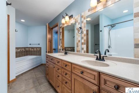 105 Jade Court Mankato MN 56001