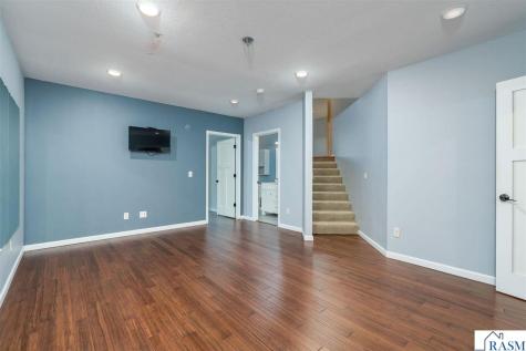105 Jade Court Mankato MN 56001