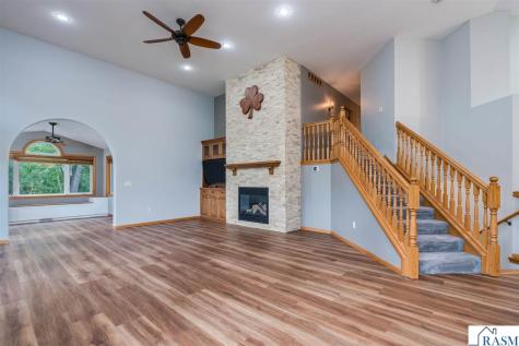 105 Jade Court Mankato MN 56001