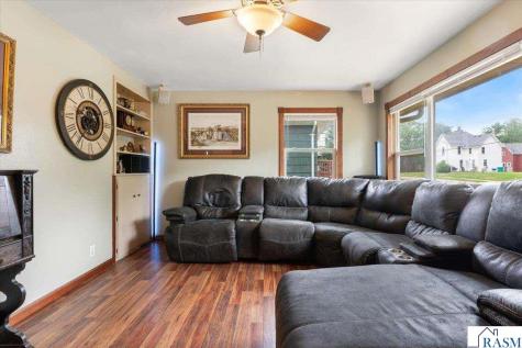 549 E Rose Street Owatonna MN 55060-2634
