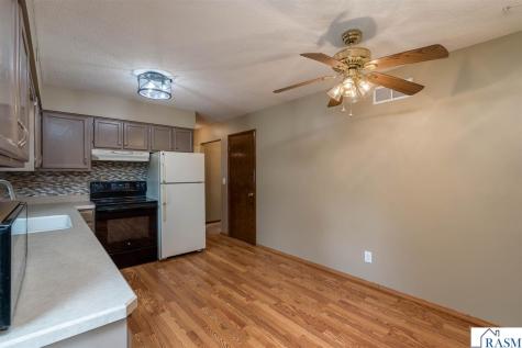 1506 James Drive North Mankato MN 56000-3