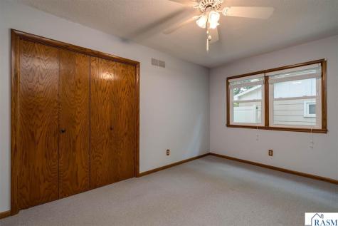 1506 James Drive North Mankato MN 56000-3