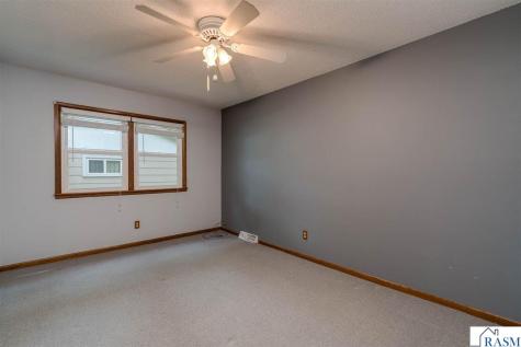 1506 James Drive North Mankato MN 56000-3