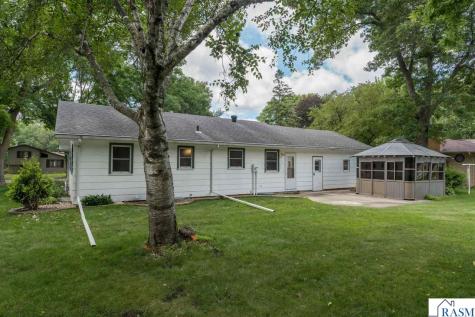 1506 James Drive North Mankato MN 56000-3