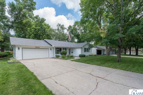 1506 James Drive North Mankato MN 56000-3
