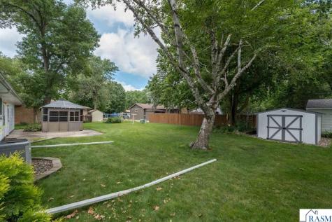 1506 James Drive North Mankato MN 56000-3