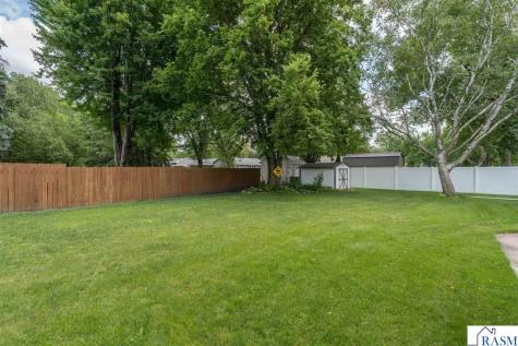 1506 James Drive North Mankato MN 56000-3