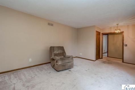 1506 James Drive North Mankato MN 56000-3