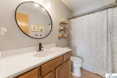 144 Gambrelle Court Mankato MN 56001