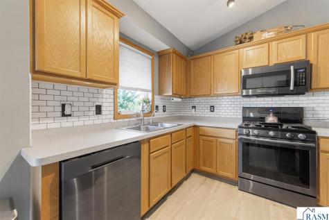 144 Gambrelle Court Mankato MN 56001