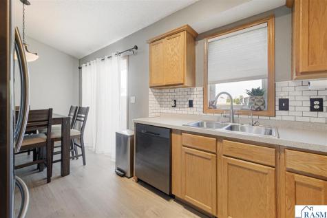 144 Gambrelle Court Mankato MN 56001