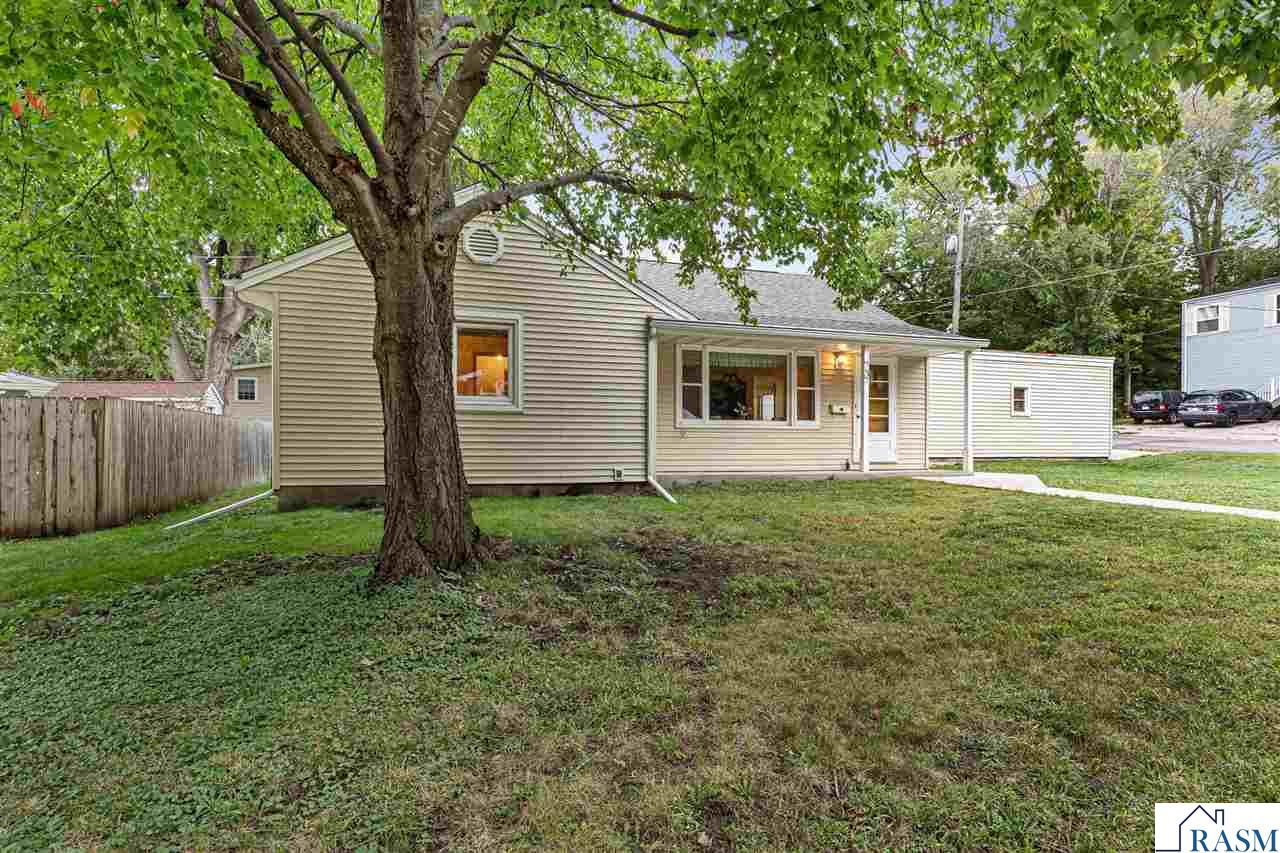 737 Gwyn Drive Mankato MN 56001