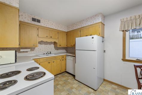 737 Gwyn Drive Mankato MN 56001