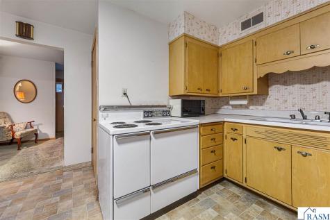 737 Gwyn Drive Mankato MN 56001