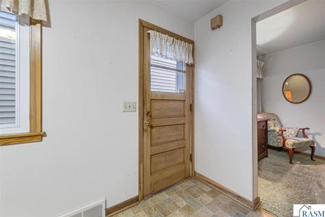 737 Gwyn Drive Mankato MN 56001