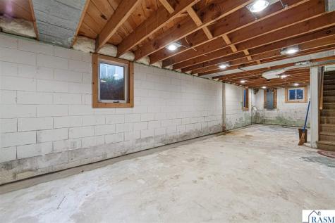 737 Gwyn Drive Mankato MN 56001
